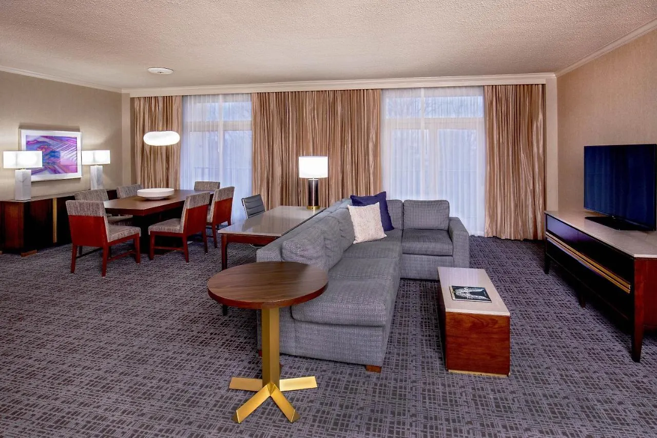 Sheraton Music City Nashville Airport 4*,
